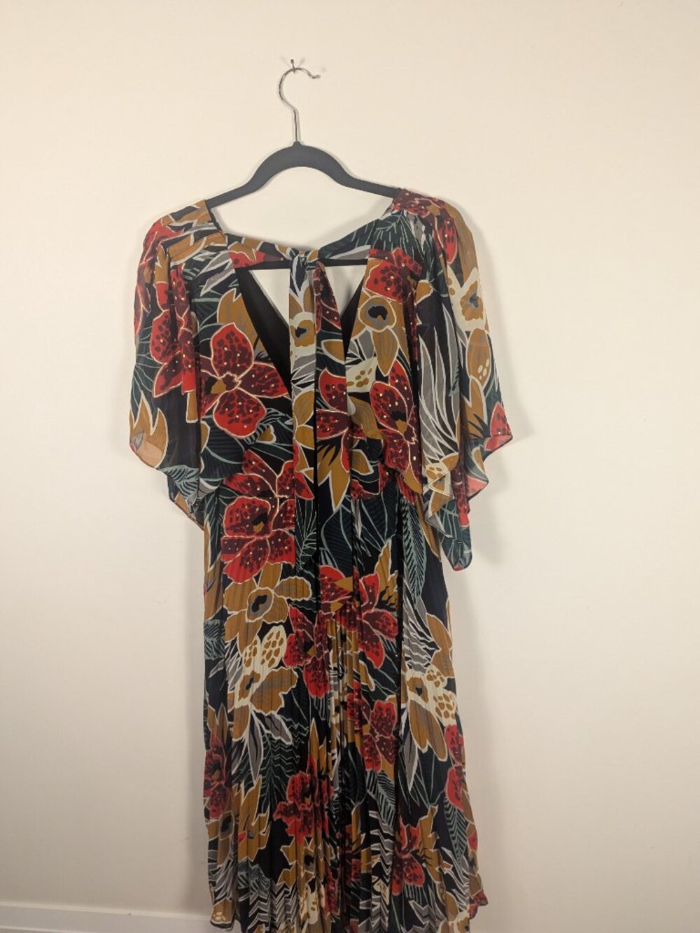 Club Monaco Zorbina Floral Pleated High-Low Dress | Size 10 - Picture 6 of 9